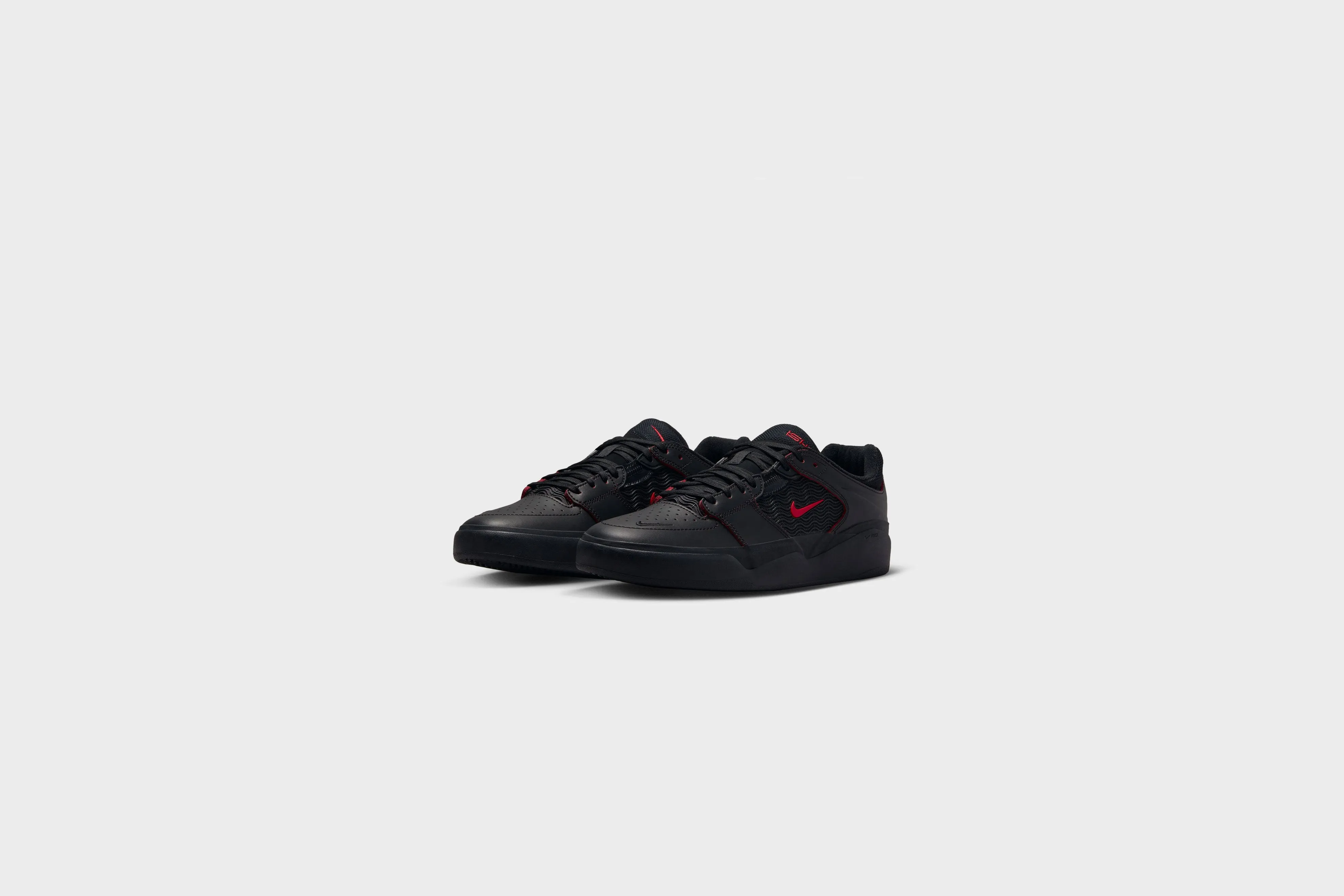 Nike SB Ishod PRM (Black/University Red-Black)