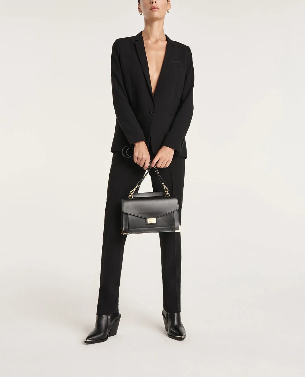Veste costume noire en crêpe
